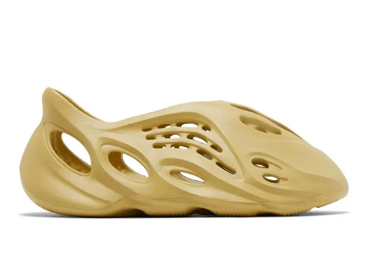 adidas yeezy foam rnnr sulfur