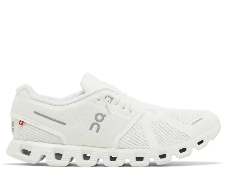 on running cloud 5 undyed white