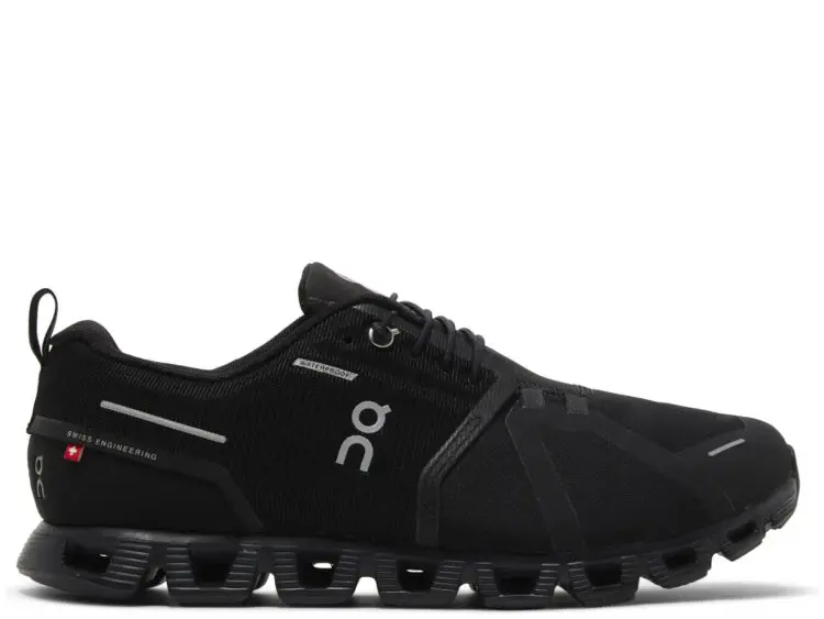 on running cloud 5 waterproof all black