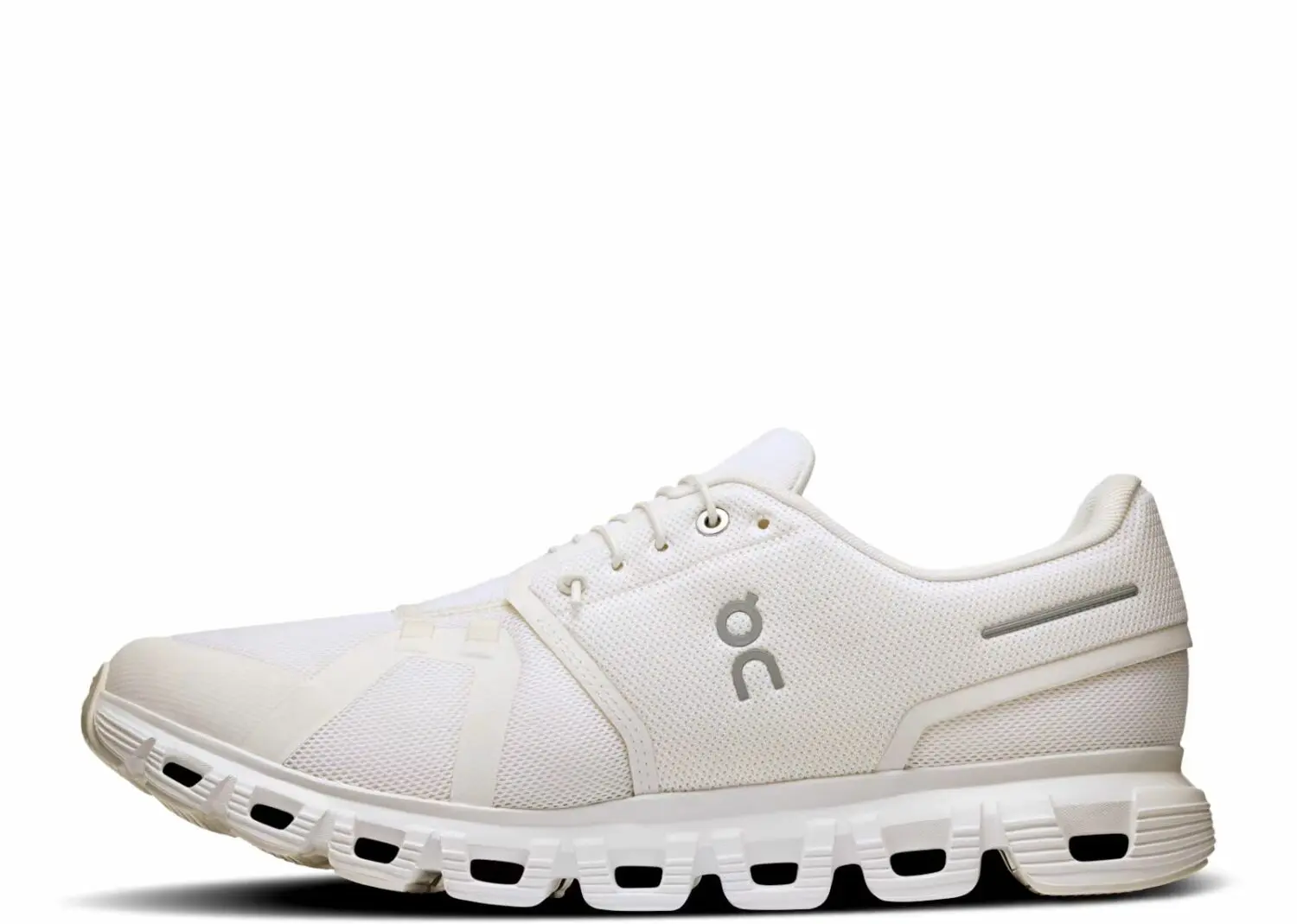 on running cloud 6 all white