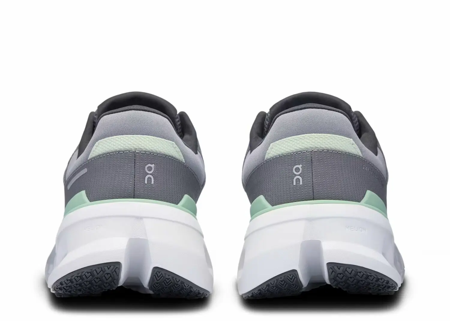 on running cloudrunner 2 glacier sage