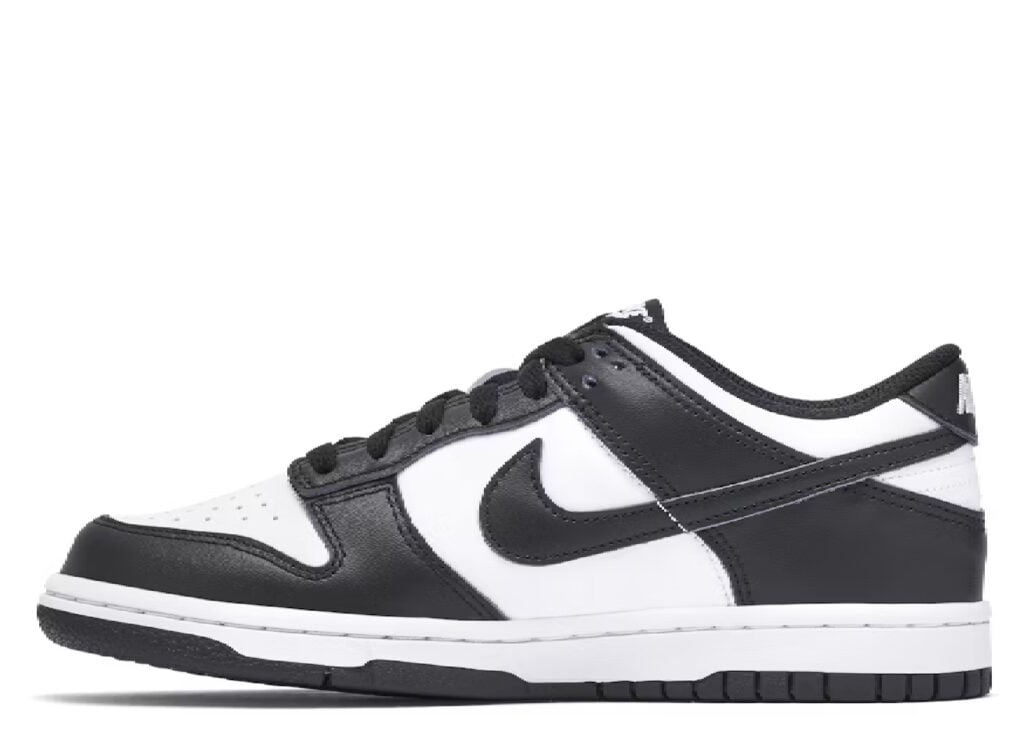 Nike Dunk Low ブラック/ホワイト Nike Dunk Low Retro White Black (GS) - CW1590-100 | Sneaker Baker