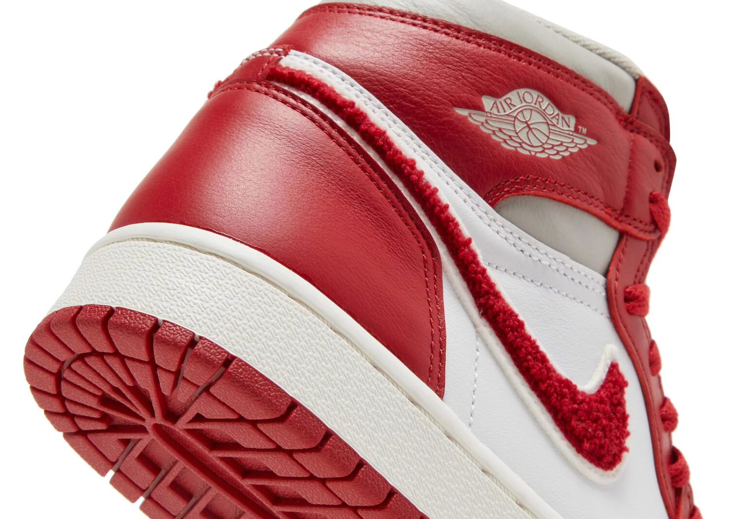 nike air jordan 1 retro high og varsity red (w)