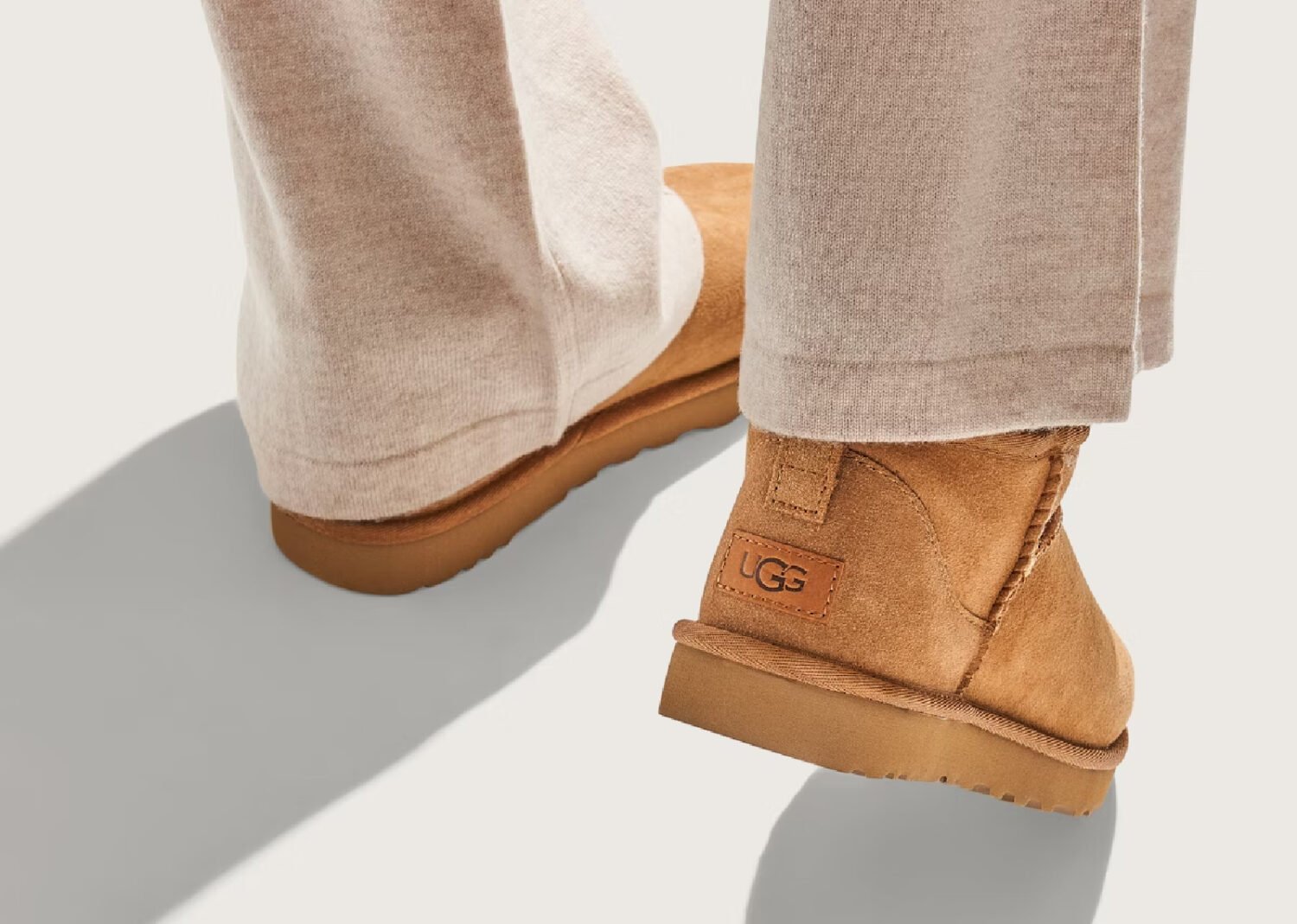 ugg classic ultra mini boot chestnut (w)