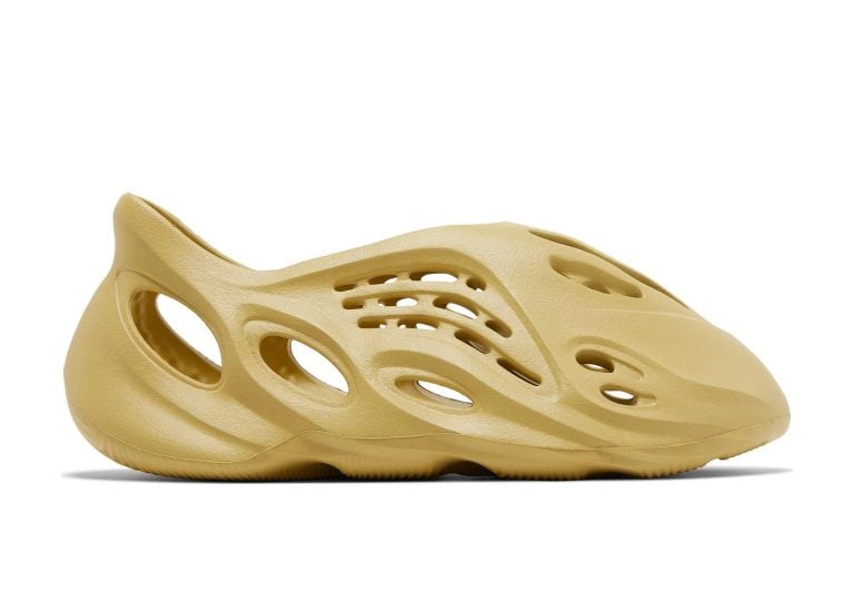 adidas yeezy foam rnnr sulfur