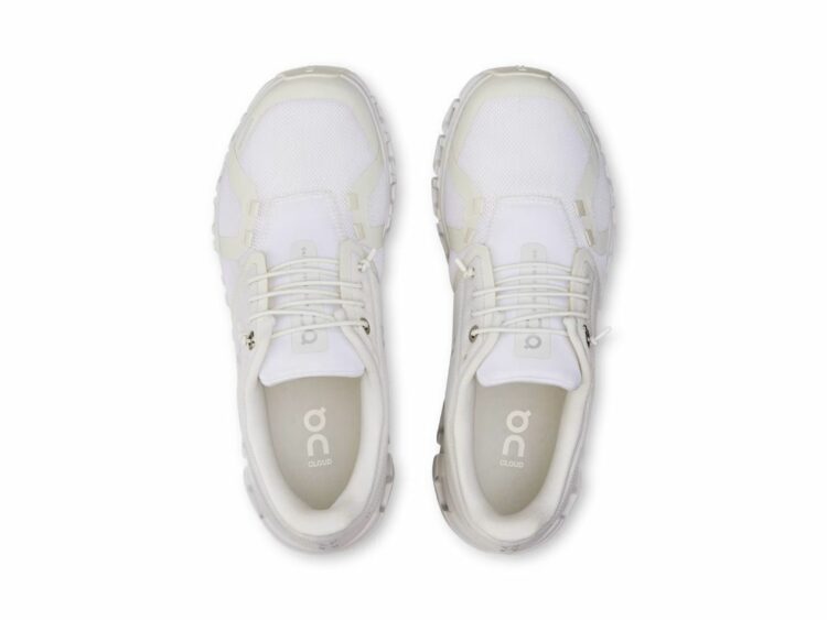 On Running Cloud 6 All White (W)