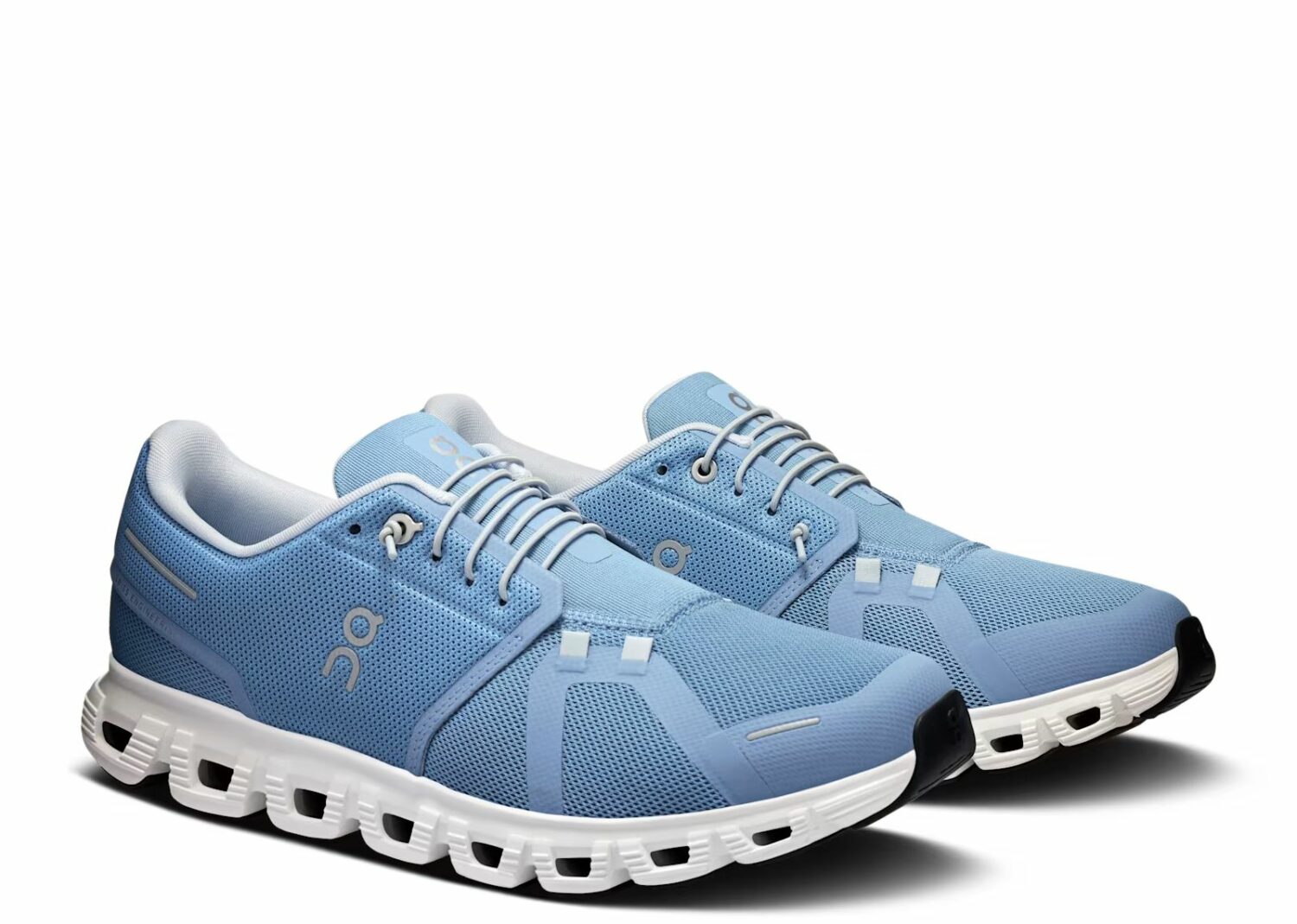 on running cloud 6 chambray white