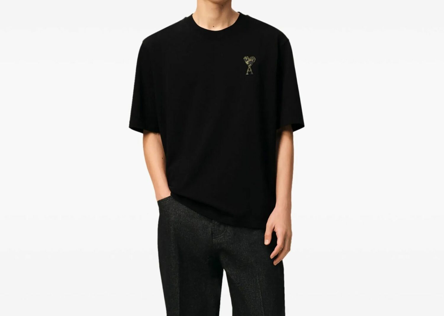 ami paris ami de coeur crew neck logo patch t shirt black3