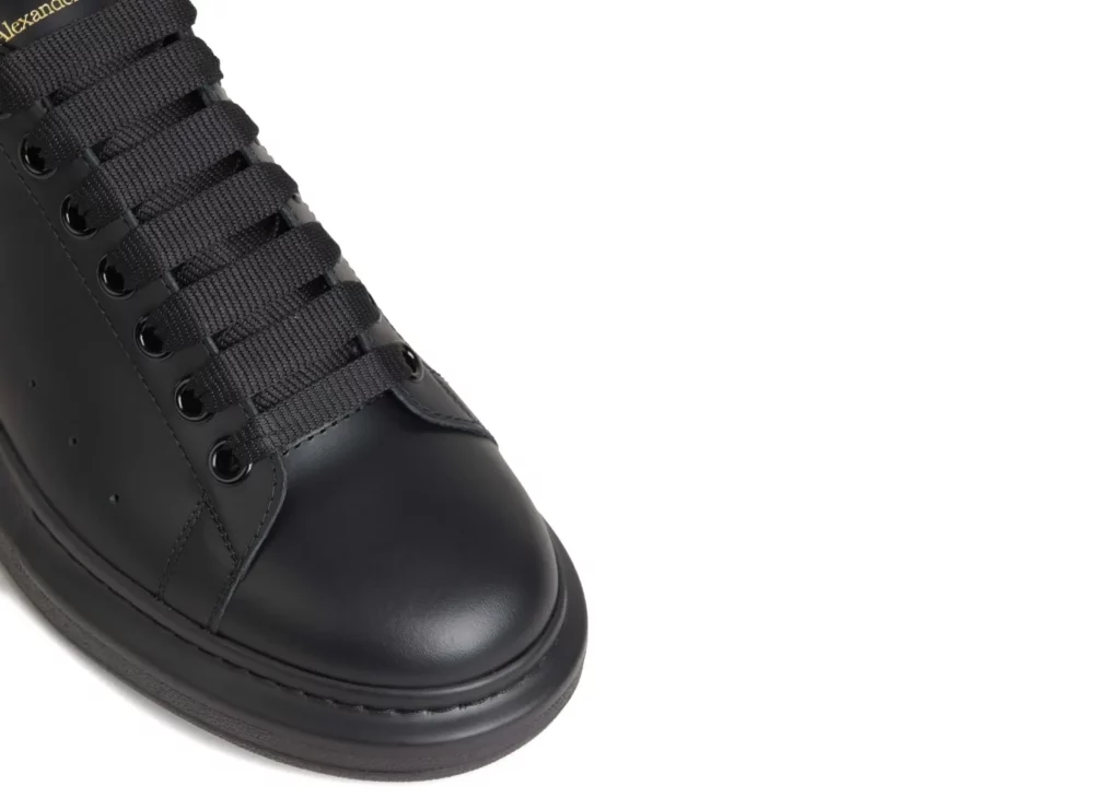 Alexander McQueen Oversized Black - 553761WHGP01000
