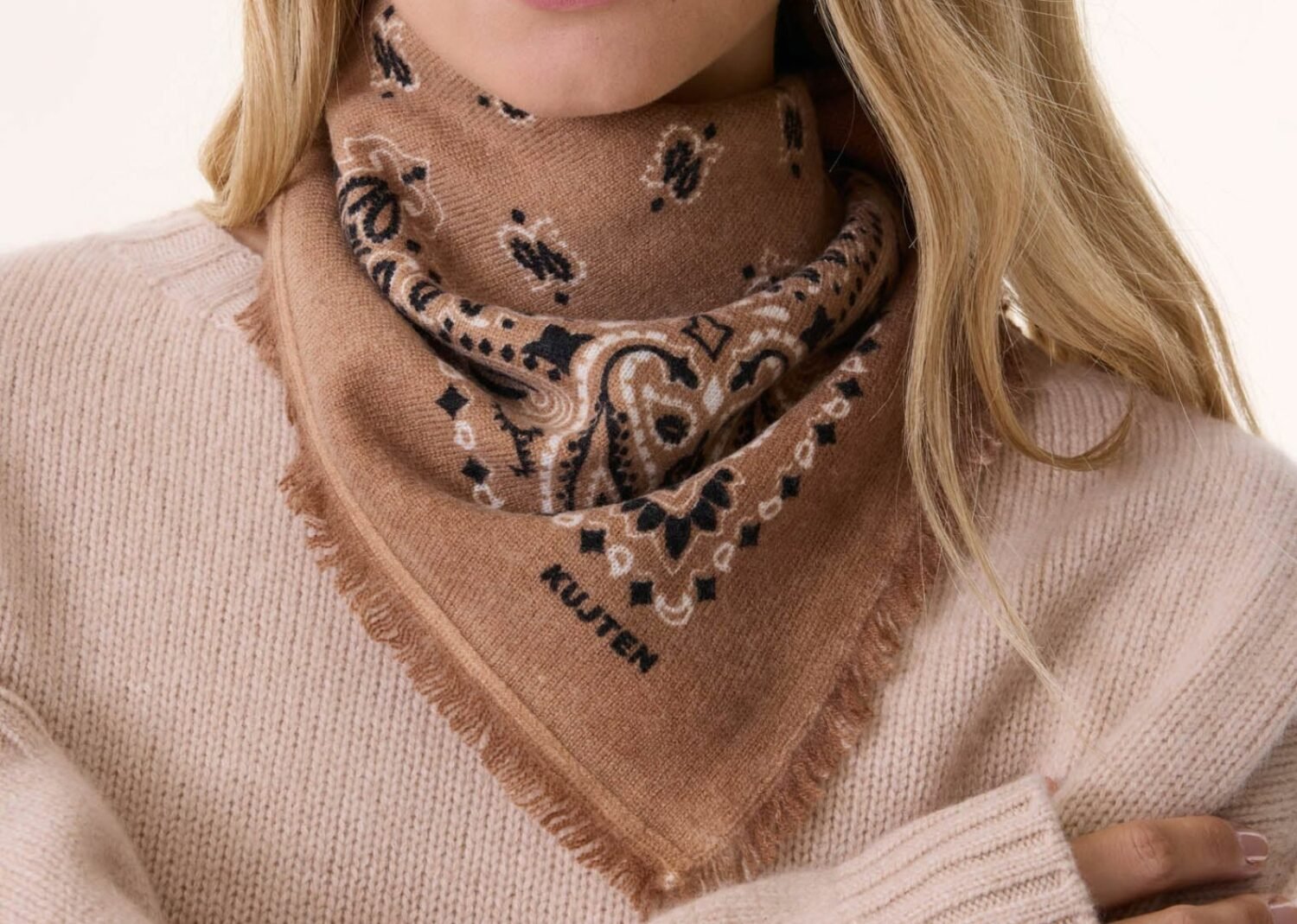 kujten small hachi bandana caramelo2
