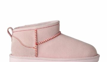 UGG Classic Ultra Mini Love ’26 Boot Rosetta (Kids)