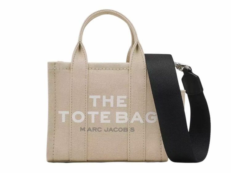 marc jacobs the tote bag crossbody beige 1 1