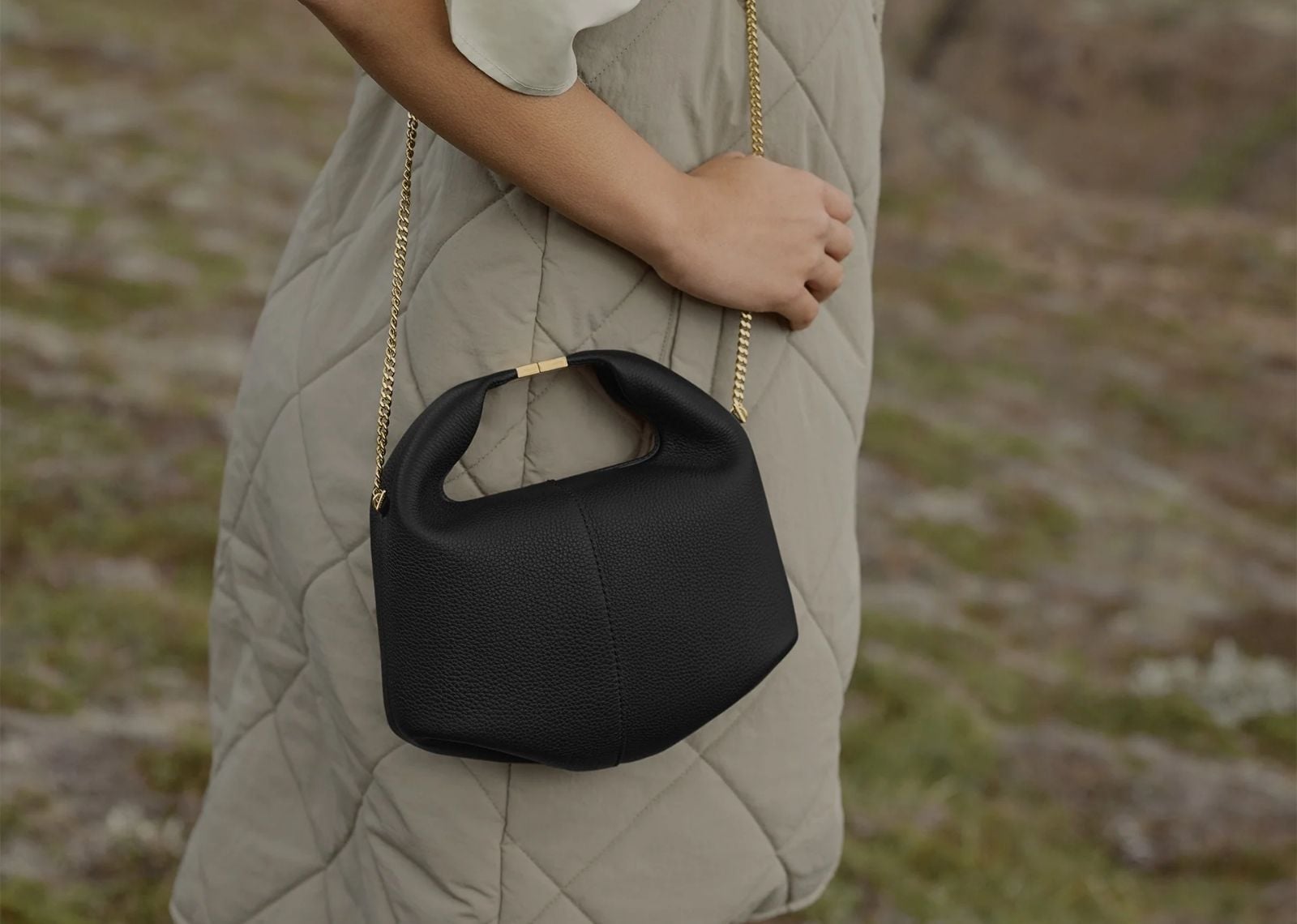 polene beri edition textured black chain 3 1