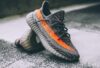 Yeezy 350 Slide Foam Runner 500 700 tum modeller rehberi