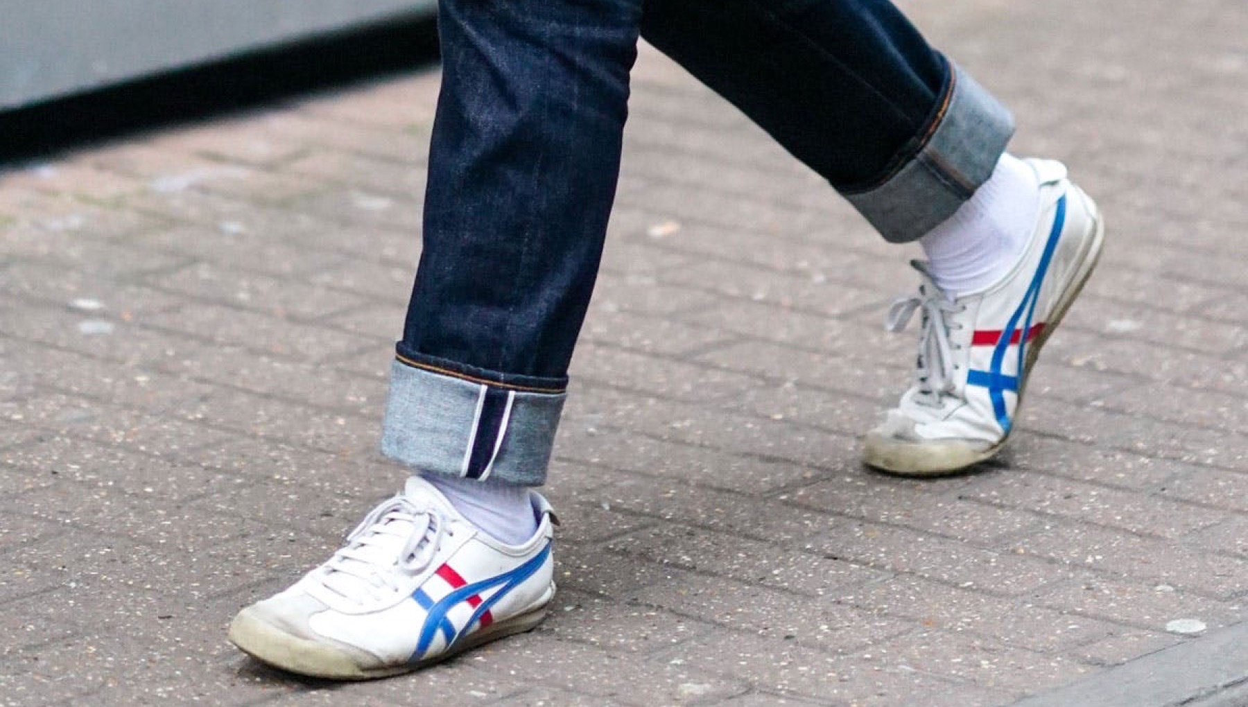 Onitsuka Tiger Mexico 66 jean kombini sokak stili Sneaker Baker