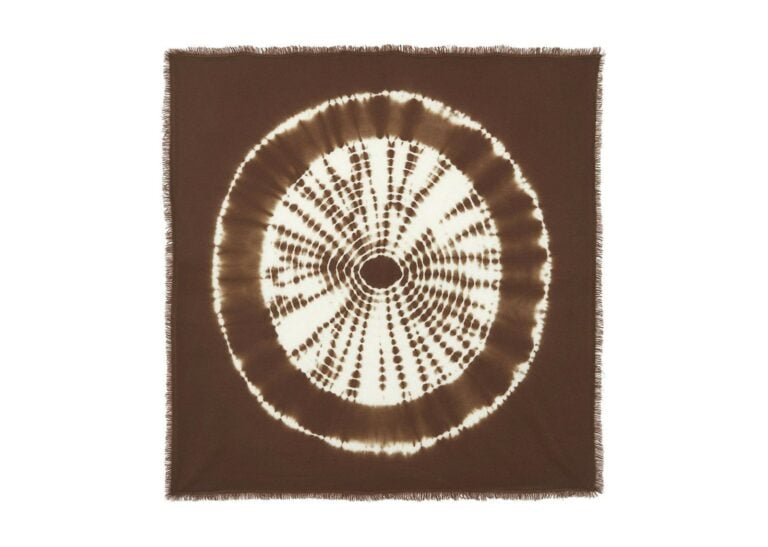 Kujten Large Bandana Hachiko Circle Spicy Brown