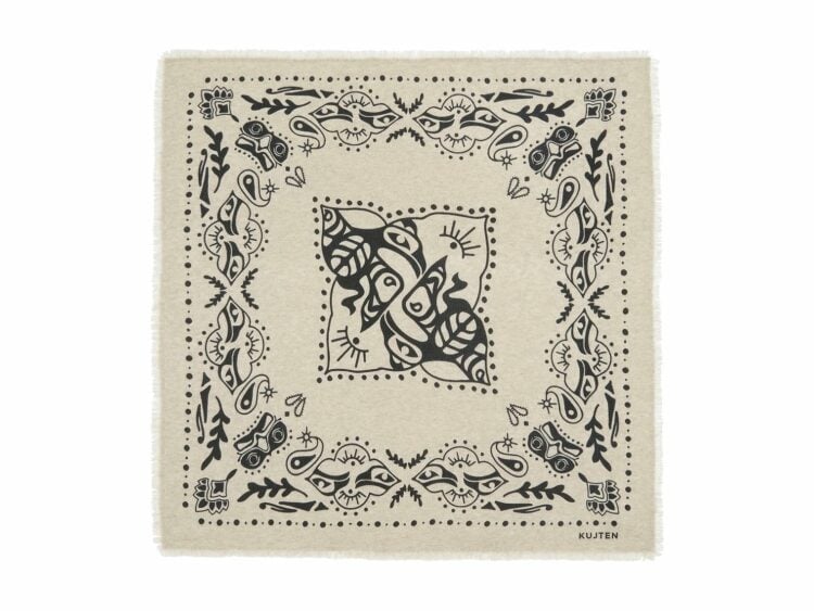 Kujten Large Bandana Hachiko Inuit Oats White
