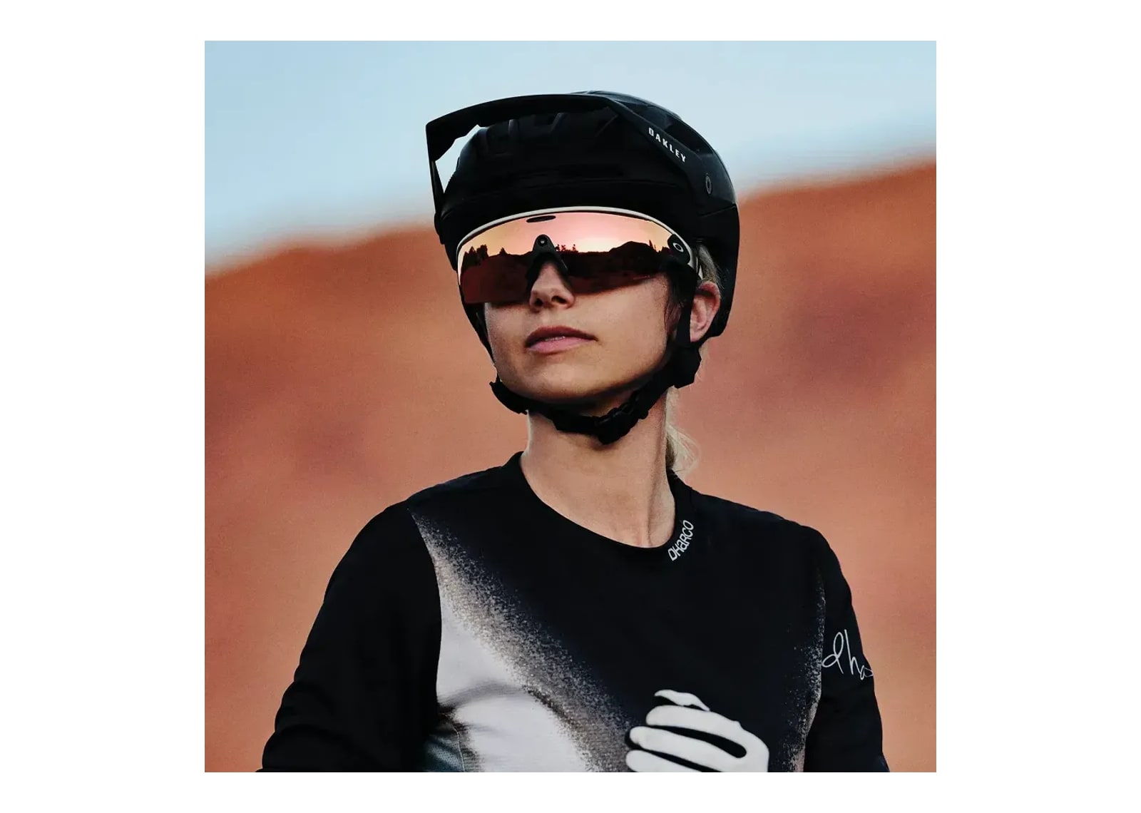Oakley Meta Vanguard AI Smart Glasses Prizm Rose Gold Lens White - görsel 4