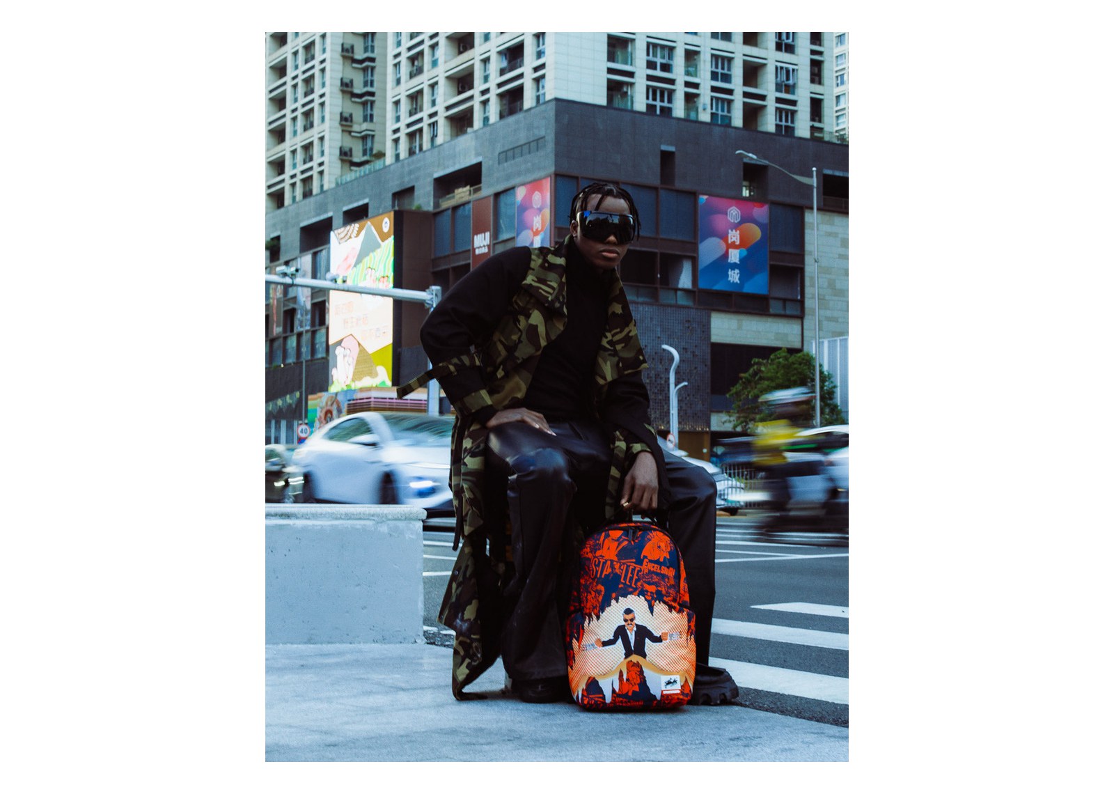 Sprayground Stan Lee Backpack If You Cant Find a Hero, Be One - görsel 4