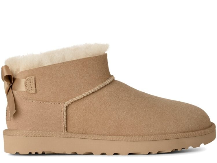 UGG Ultra Mini Bailey Bow Boot Sand (W)