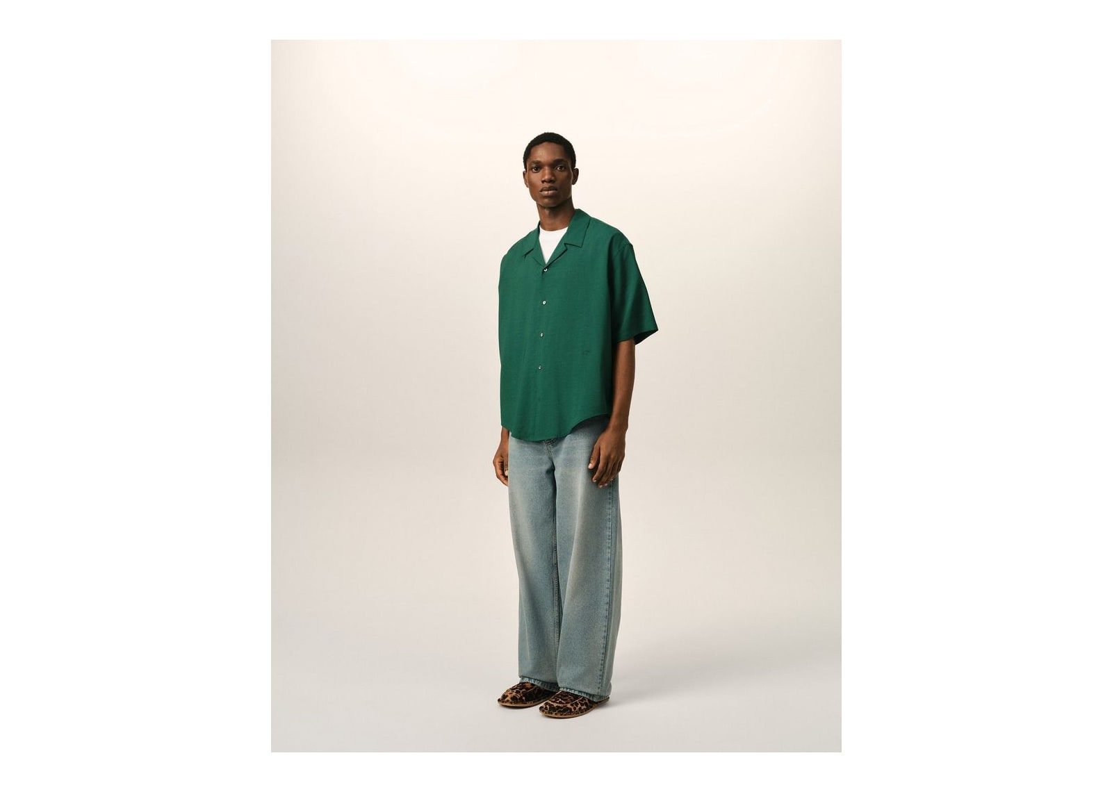 Ami Paris Boxy Viscose Twill Short-Sleeve Shirt Bottle Green - görsel 6