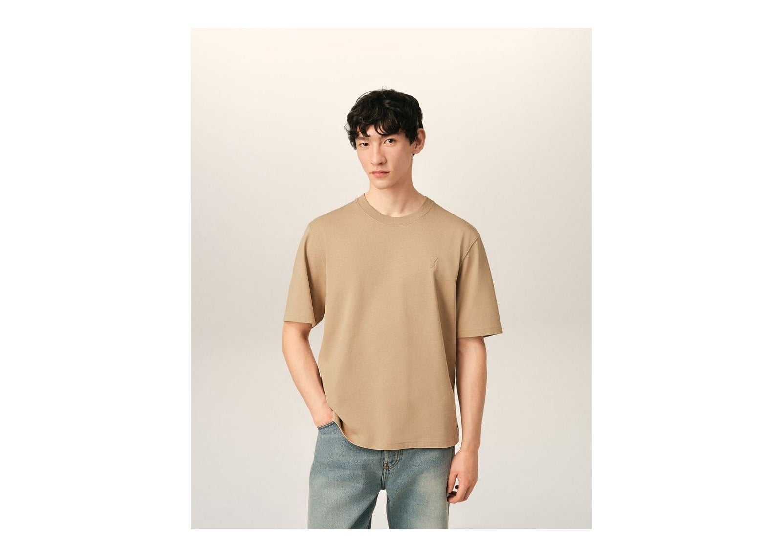 Ami Paris Embossed Ami De Coeur Cotton T-Shirt Mastic Beige - görsel 2