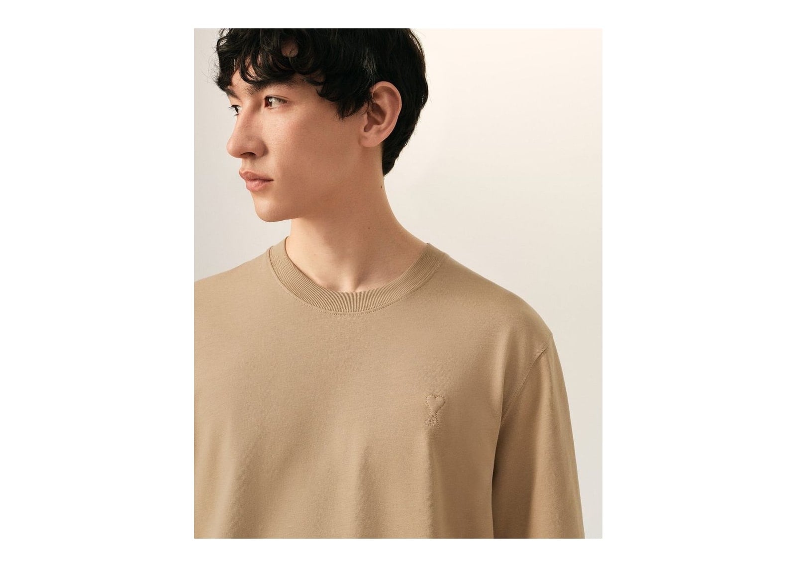 Ami Paris Embossed Ami De Coeur Cotton T-Shirt Mastic Beige - görsel 4