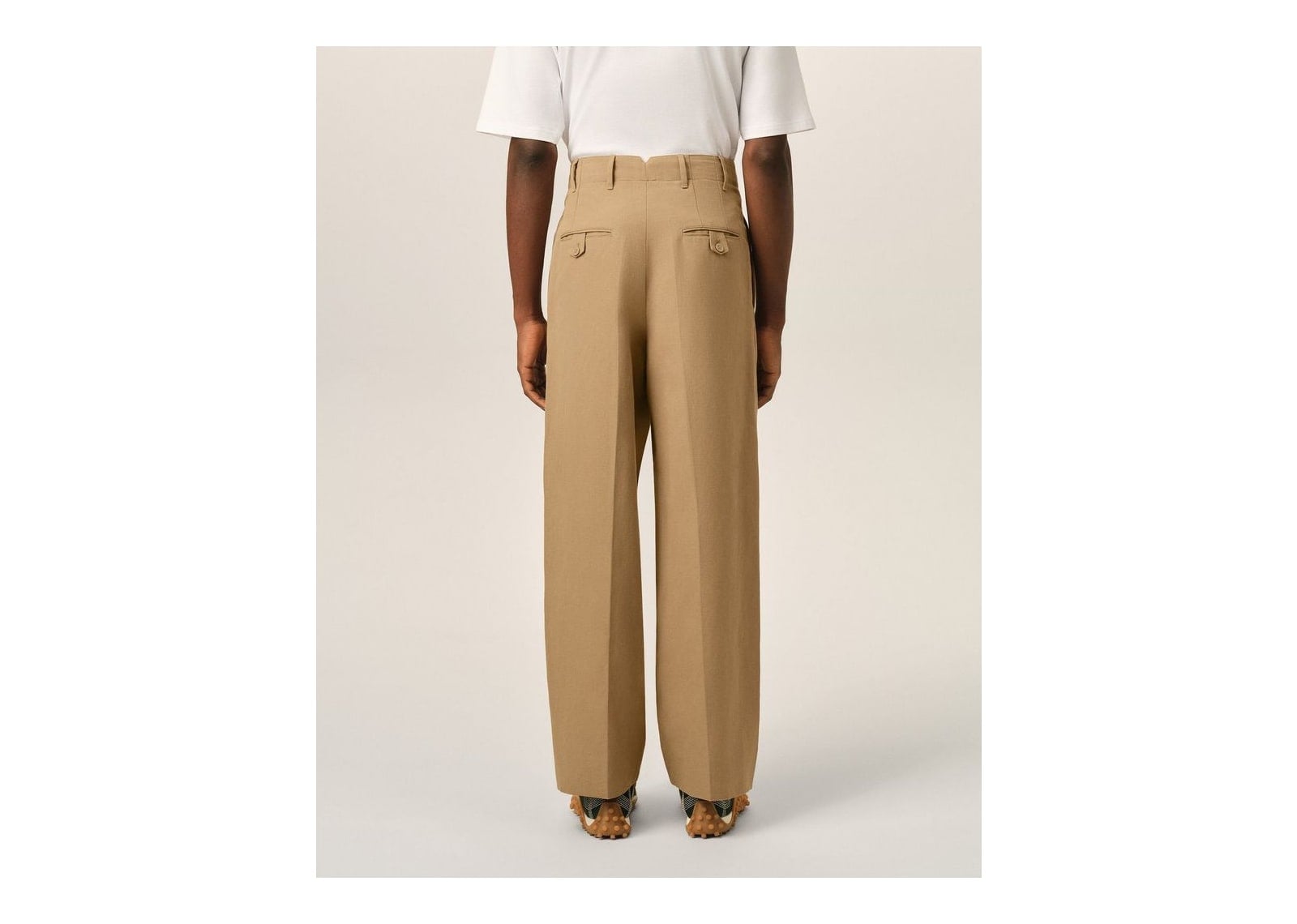 Ami Paris High-Waisted Carrot-Fit Cotton and Linen Trousers Mastic Beige - görsel 4