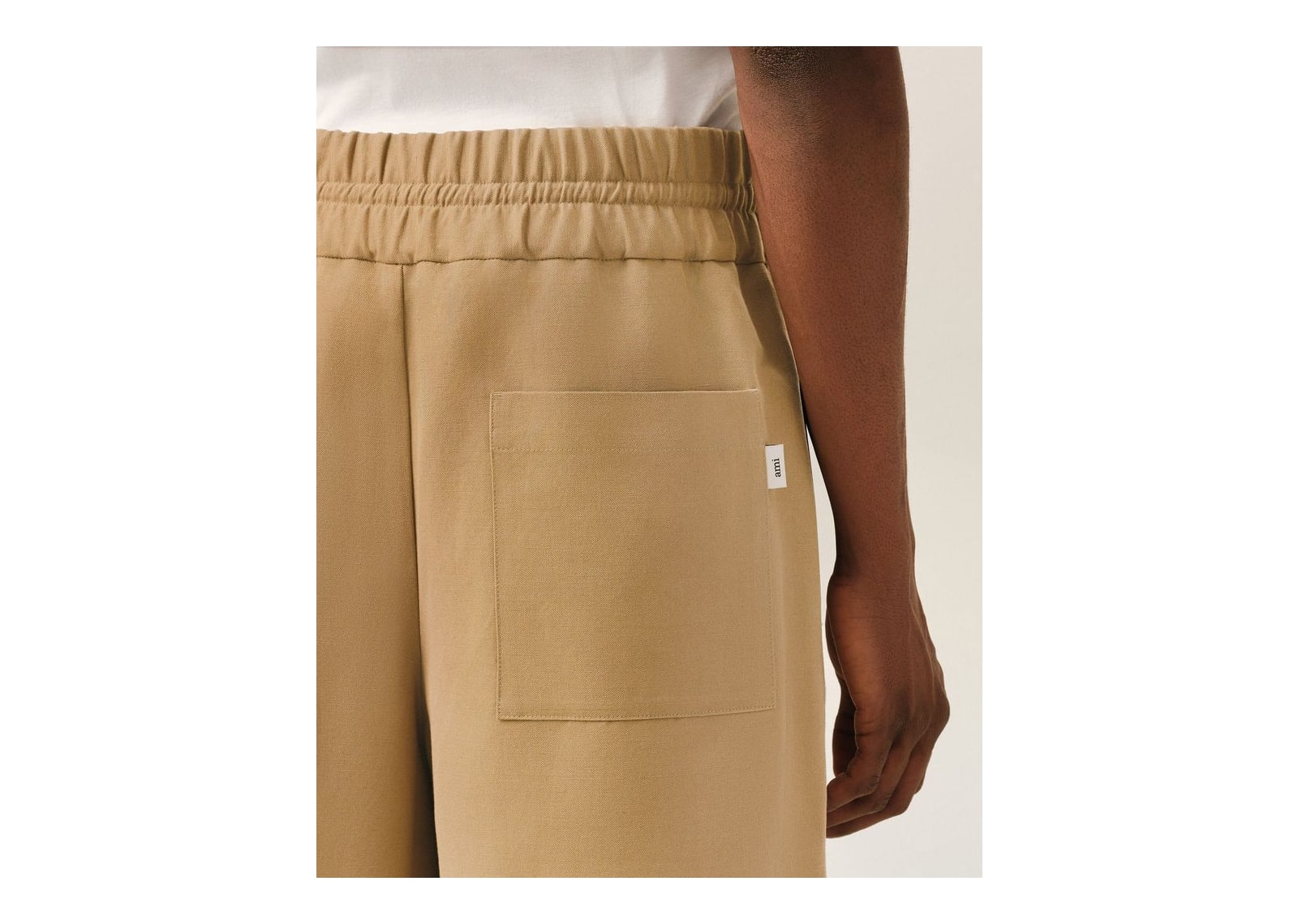 Ami Paris Large Elasticated Cotton and Linen Bermuda Shorts Mastic Beige - görsel 5