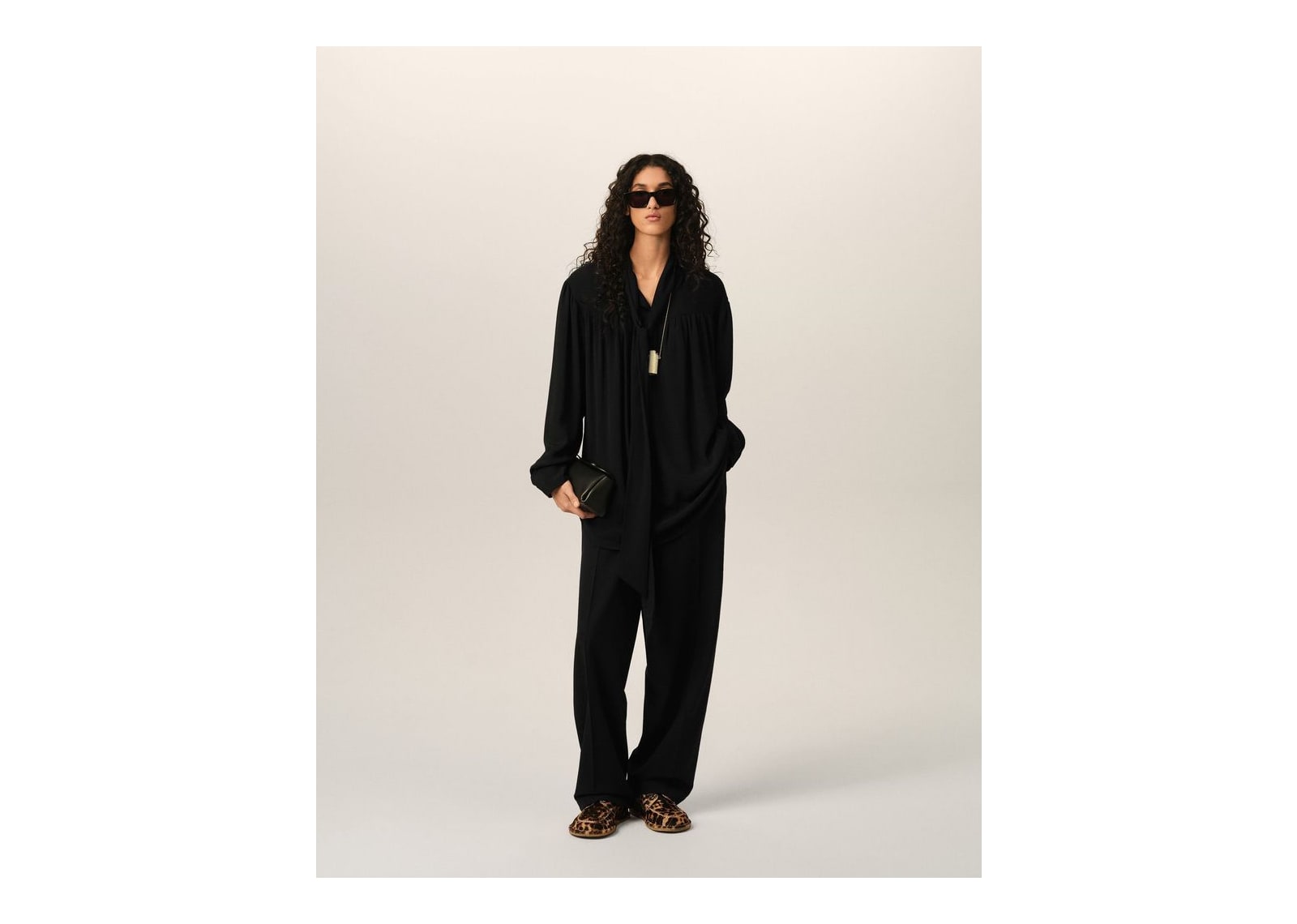 Ami Paris Lavalliere Silk-Blend Blouse Black (W) - görsel 3