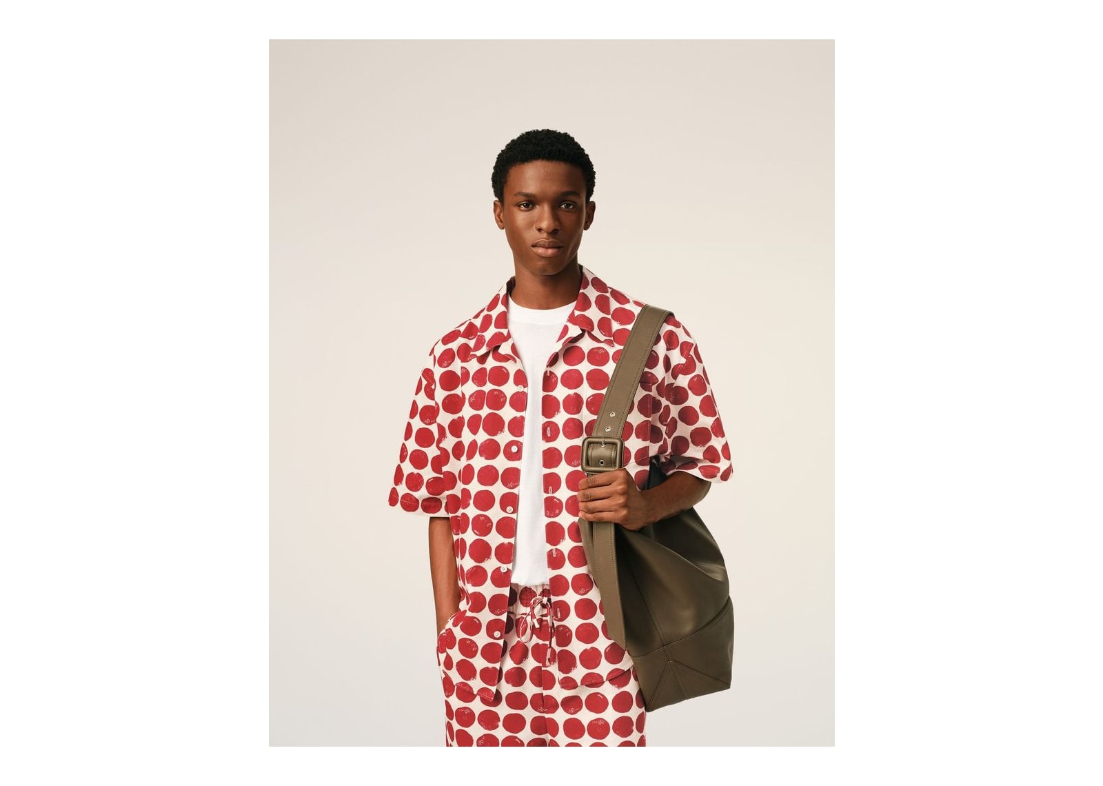 Ami Paris Polka-Dot Boxy Cotton Short-Sleeve Shirt Ruby Red/Ivory - görsel 2