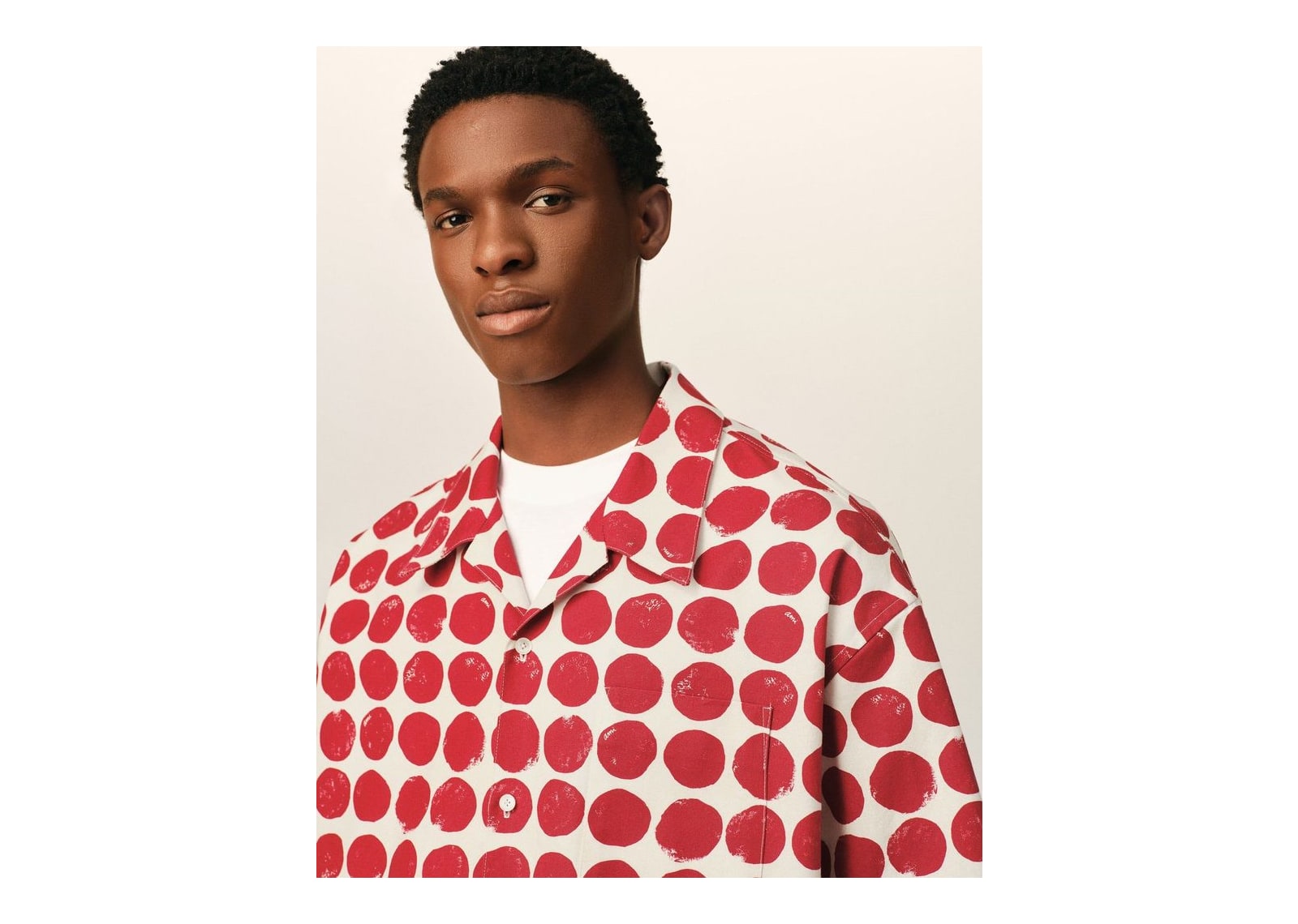 Ami Paris Polka-Dot Boxy Cotton Short-Sleeve Shirt Ruby Red/Ivory - görsel 4
