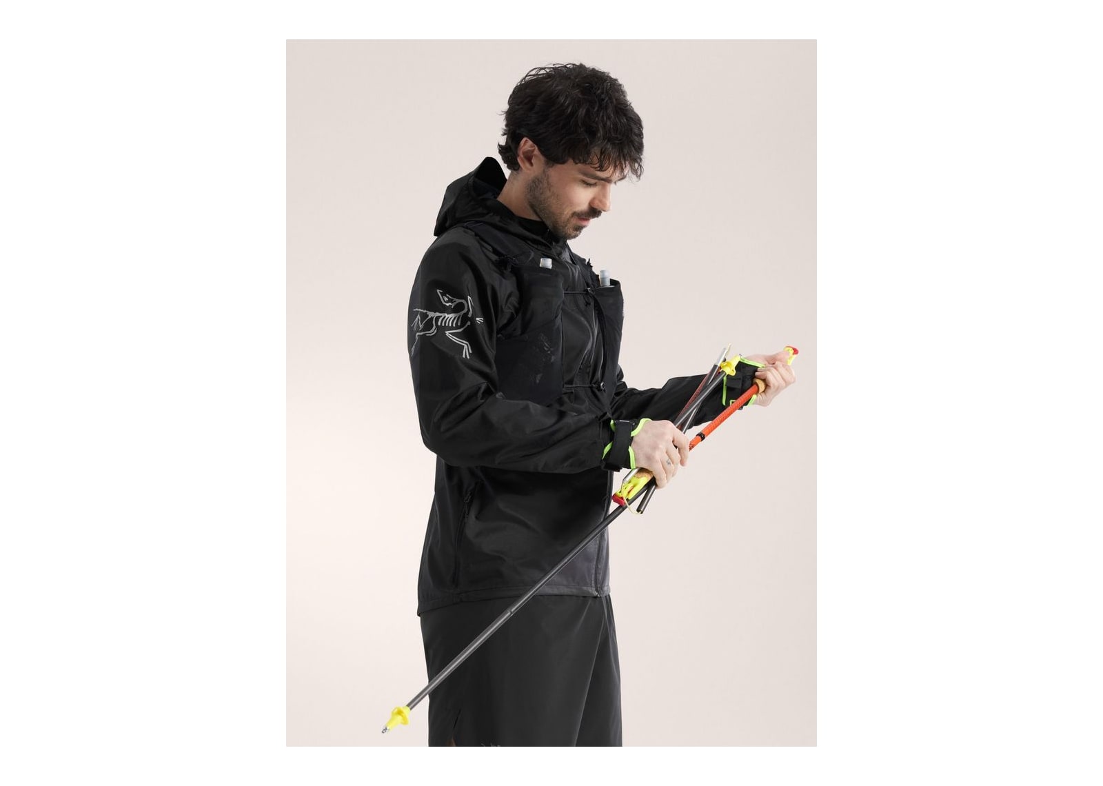 Arc’teryx Norvan Windshell Hoody Black/Graphite - görsel 3