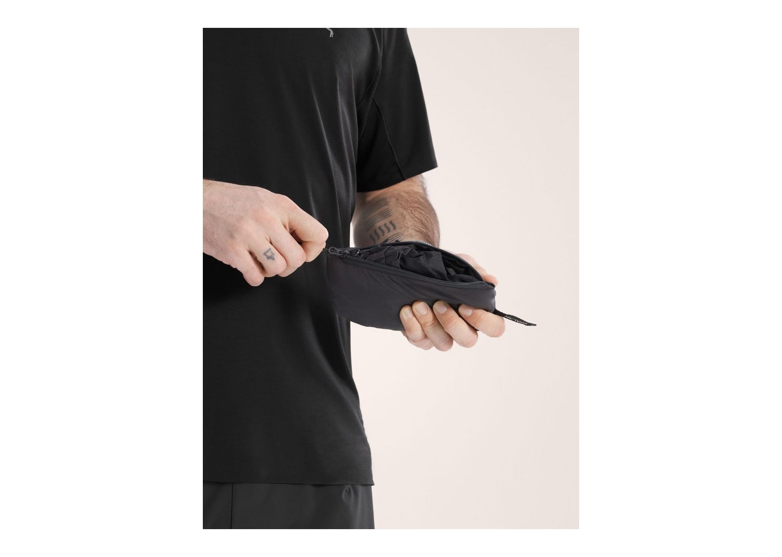 Arc’teryx Norvan Windshell Hoody Black/Graphite - görsel 9
