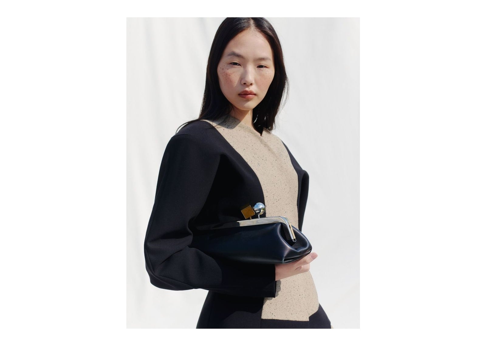Jacquemus La Pochette Salon Smooth Black - görsel 2