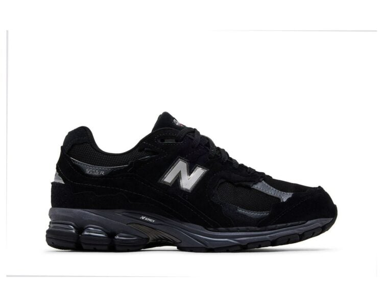 New Balance 2002R Gore-Tex Protection Pack Black Magnet
