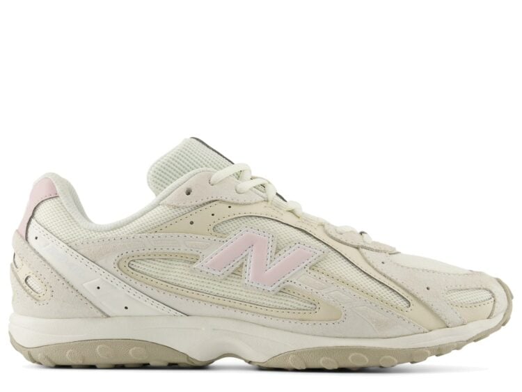 New Balance 204L Sea Salt Pink