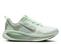 Nike Vomero 18 Barely Green Steam Light Silver (W)