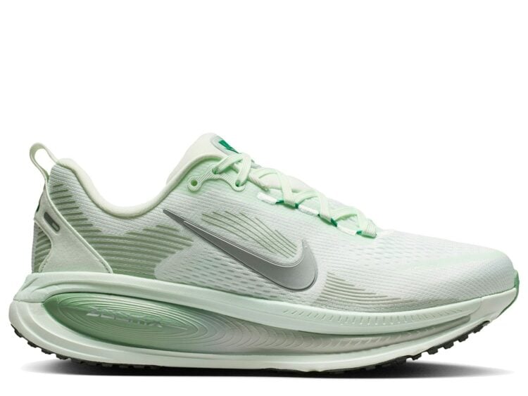 Nike Vomero 18 Barely Green Steam Light Silver (W)
