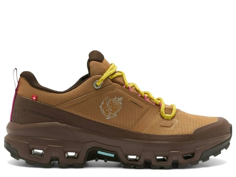 On Running Cloudrock Low Waterproof Sky High Farm Goods Sphinx (W)