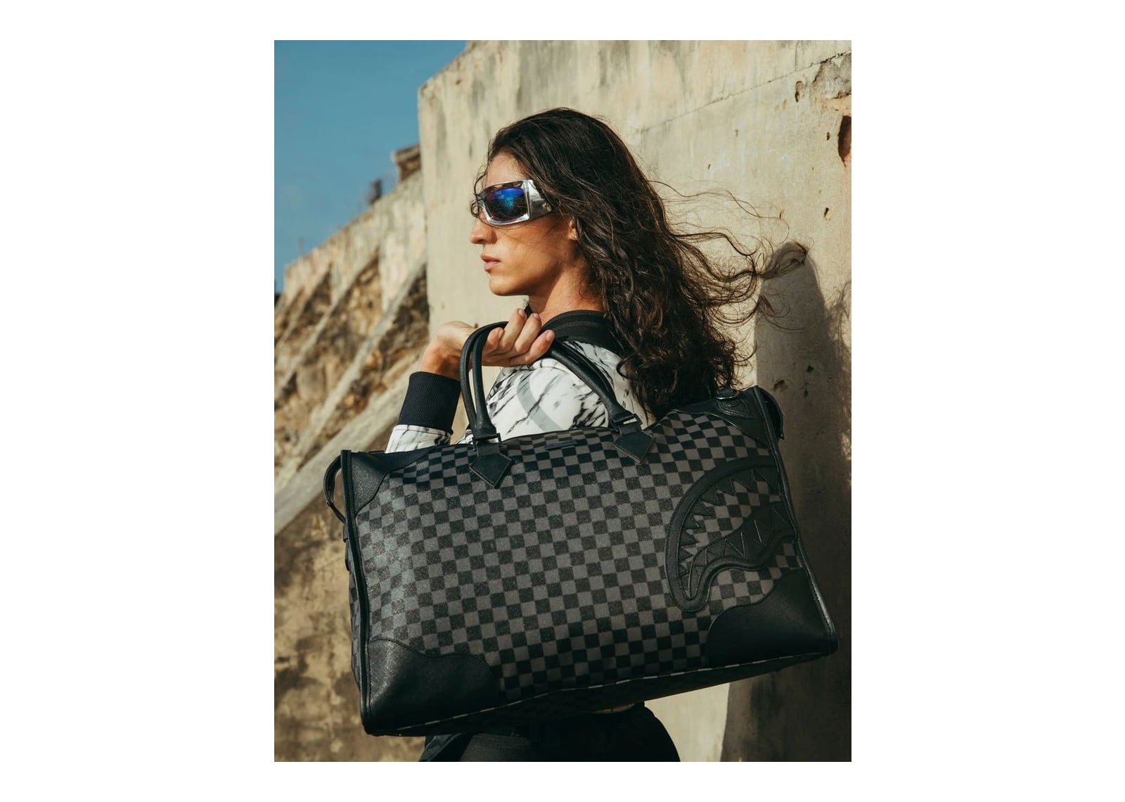Sprayground Midnight Chateau Pyramid Duffle Black - görsel 6