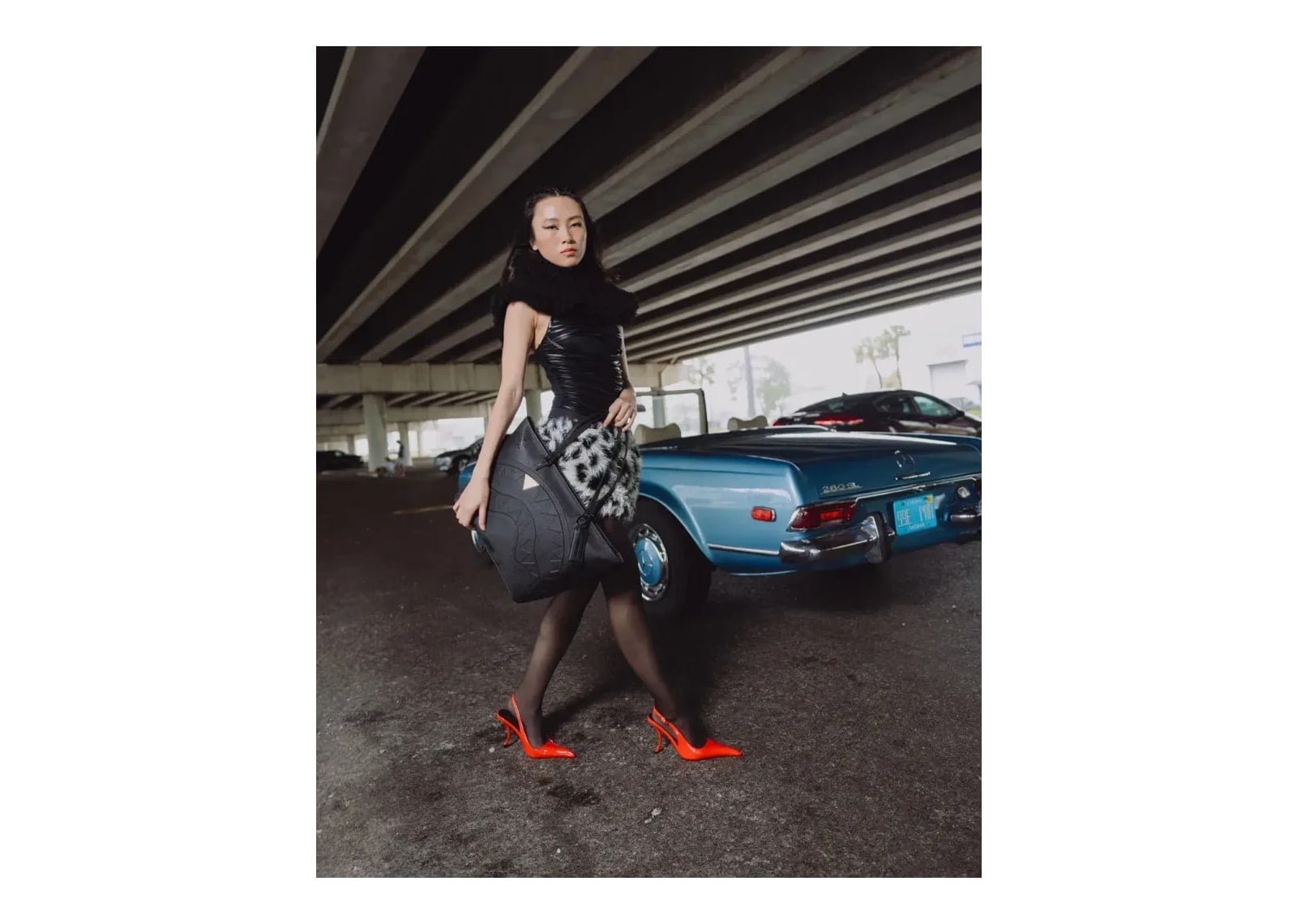 Sprayground The Golden Fang Shark Tote - görsel 2