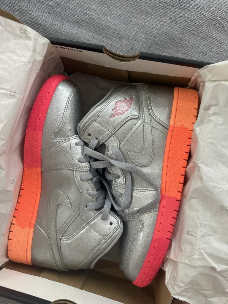 Müşteri fotoğrafı: Nike Air Jordan 1 Mid Sunrise (GS)