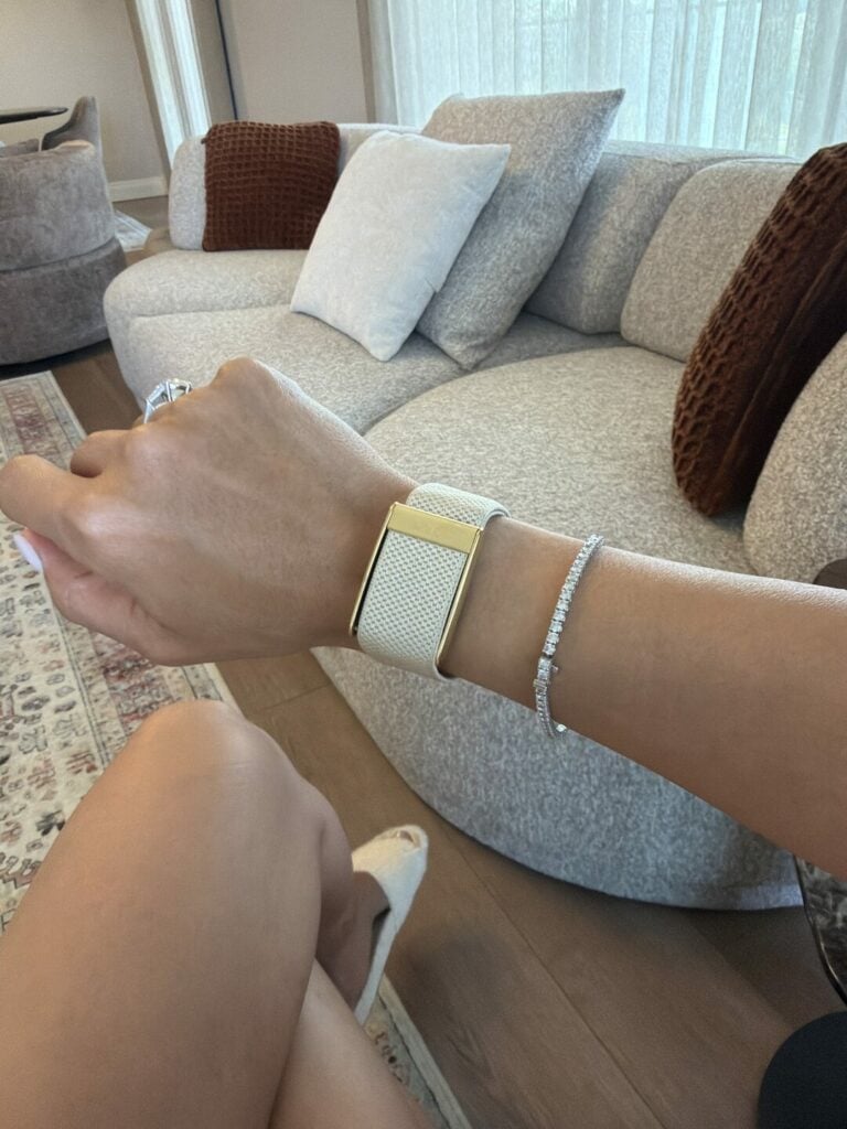 Müşteri fotoğrafı: Whoop MG Dune with Gold SuperKnit Luxe Band - 12 Month Life Membership
