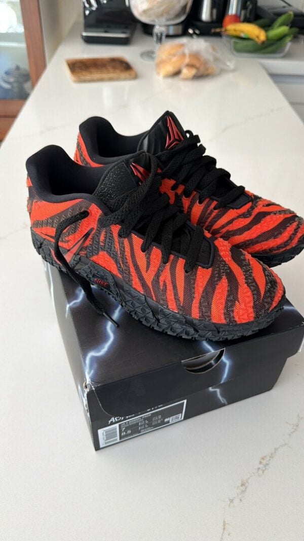 Müşteri fotoğrafı: Nike Ja 3 Animal Pack Tiger