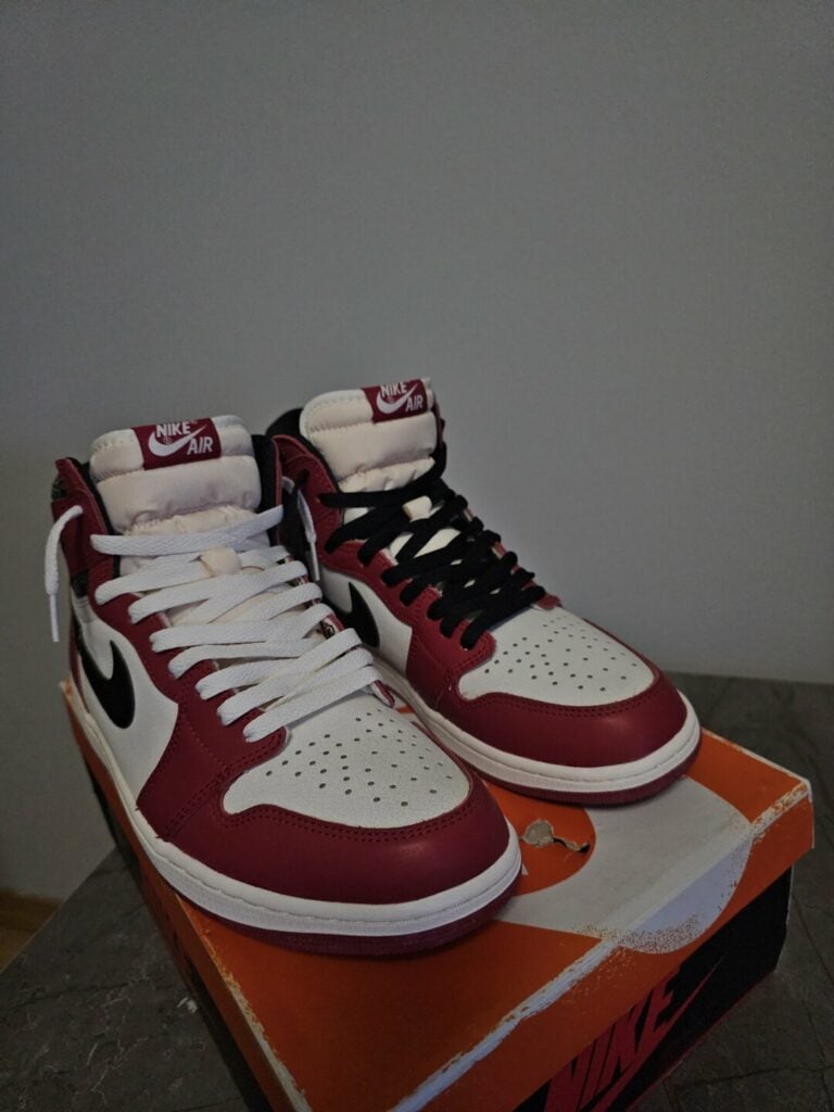Müşteri fotoğrafı: Nike Air Jordan 1 Retro High OG Chicago Lost and Found
