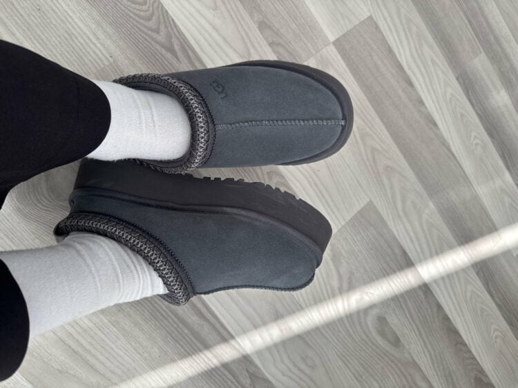 Müşteri fotoğrafı: UGG Tazz II Slipper Obsidian (W)