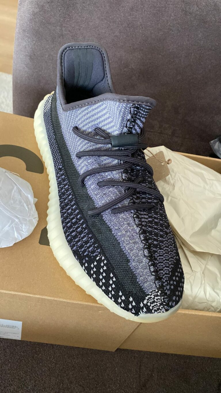 Müşteri fotoğrafı: adidas Yeezy Boost 350 V2 Carbon