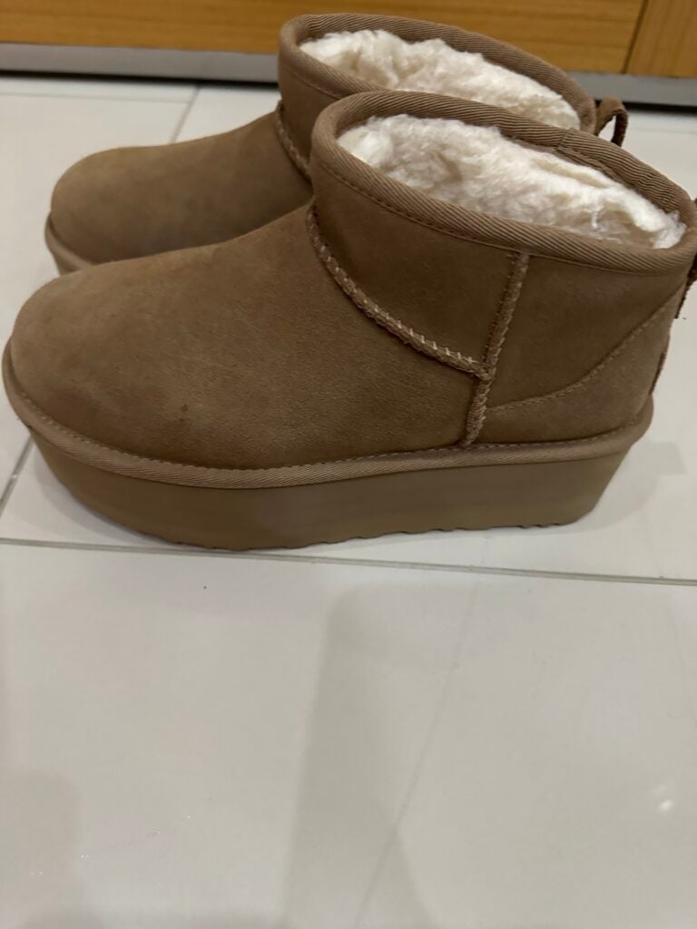 Müşteri fotoğrafı: UGG Classic Ultra Mini Platform Boot Chestnut (W)