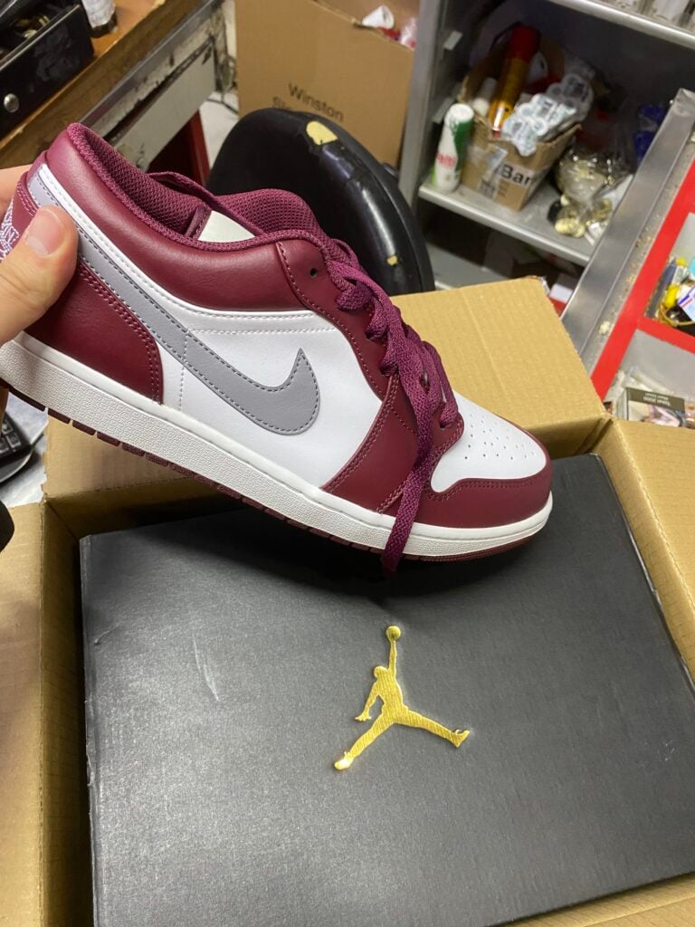 Müşteri fotoğrafı: Nike Air Jordan 1 Low White Bordeaux